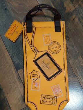 Veuve Clicquot Yellow Wine Bottle Insulated Tote Bag. NWT